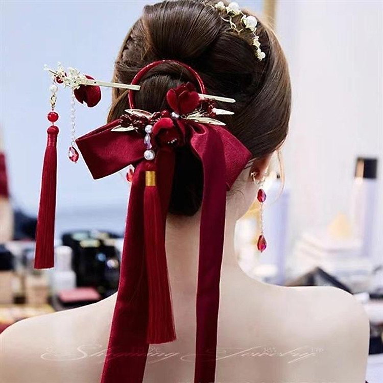 Set trâm cài mẫu búi tóc cô dâu màu đỏ hoa tulip nhung tặng kèm bông tai mẫu t11/2023