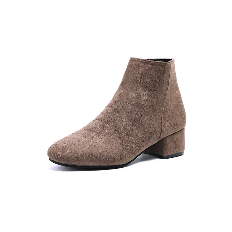 Giày boot nữ đế thấp màu xám da lộn mềm GBN17602