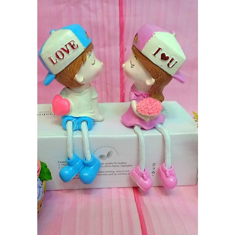 Tượng 2 người hôn nhau