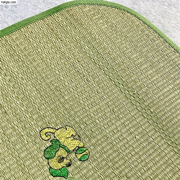 Chiếu cói in hình thú cho bé