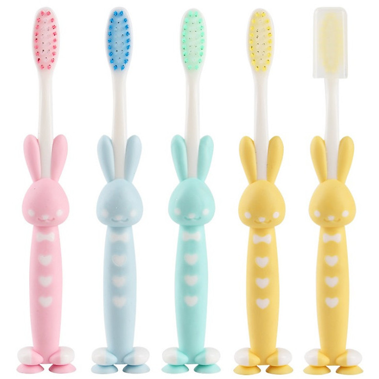 Bàn Chải Đánh Răng Siêu Mềm Có Nắp Đậy Cho Bé (Màu Ngẫu Nhiên)