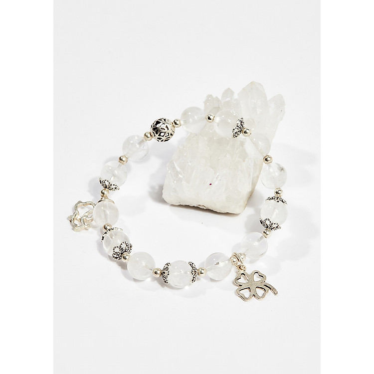 Vòng tay phong thủy nữ đá thạch anh ưu linh trắng charm cỏ 4 lá 8mm mệnh thủy , kim - Ngọc Quý Gemstones