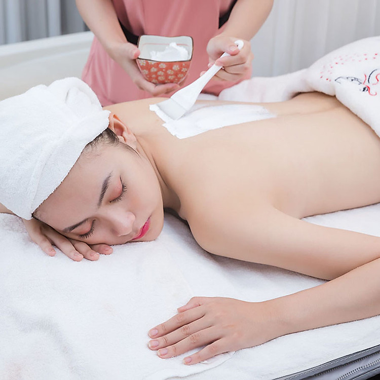 Combo Body Da Mịn Như Lụa: Thanh Tẩy Kết Hợp Tắm Trắng Mịn Body Toàn Thân Tại AnhLee Spa