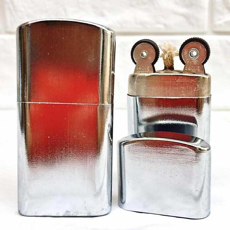 Bật Lửa quẹt Xăng Đá 2 bánh xe Robinson