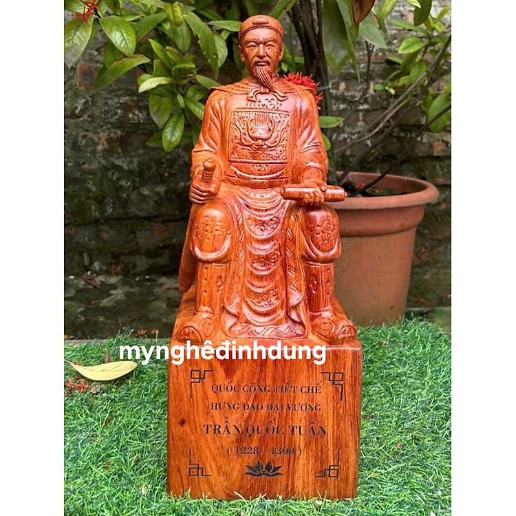Tượng ngài Đức thánh trần hưng đạo vương bằng gỗ hương đá cao 40x17cm