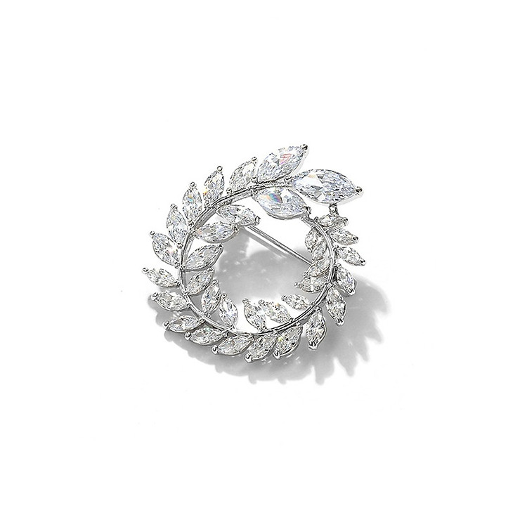 Cài áo chuỗi lá đá zircon lấp lánh (Tặng mặt nạ thiên nhiên Dermal ngẫu nhiên)