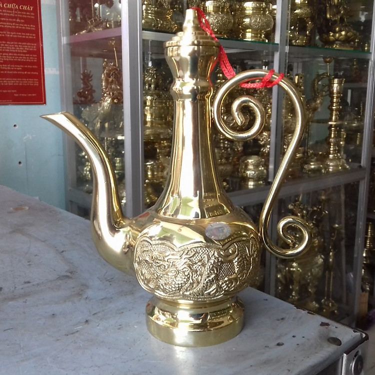 Bình rượu bằng đồng Trung