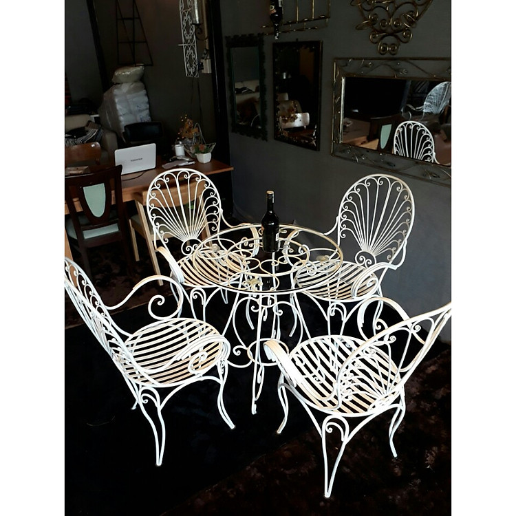 Bộ bàn ghế sân vườn đuôi công