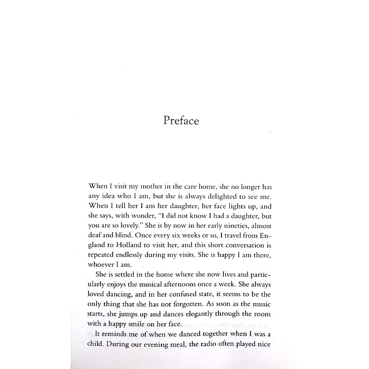 My Mother's War: The Incredible True Story Of How A Resistance Fighter Survived Three Concentration Camps - Ảnh 2