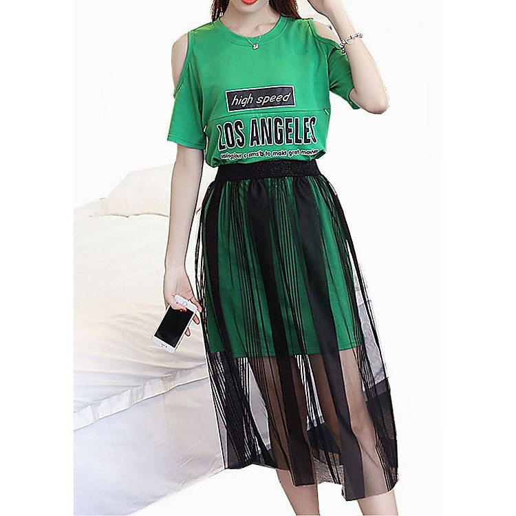 Set 2 món áo thun dáng dài hở vai kèm chân váy ren điệu đà dành cho bạn gái