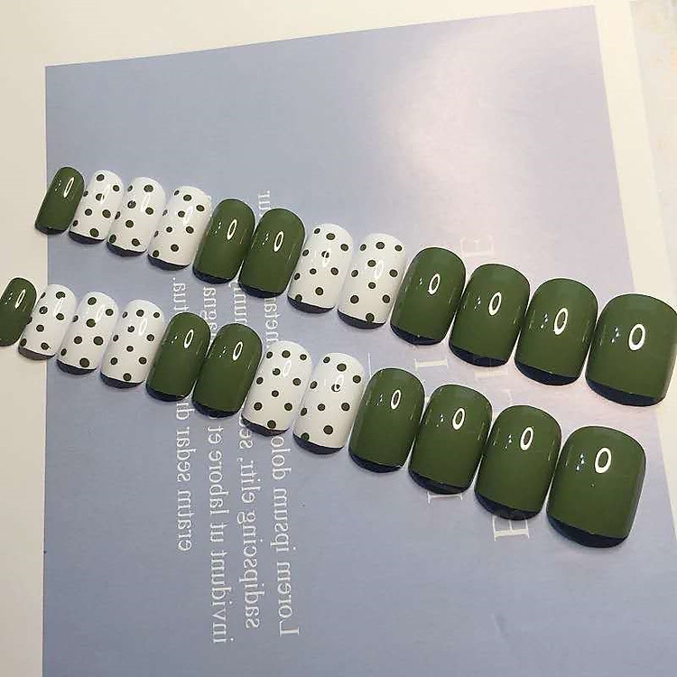 Bộ 24 Móng Tay Giả Màu Xanh Chấm Bi