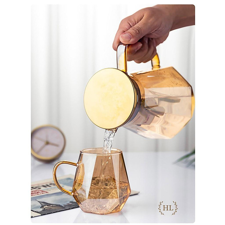 Bộ Bình thủy tinh chịu nhiệt mẫu kim cương tuyệt đẹp và 6 cốc siêu dầy cường lực Màu Vàng sang trọng