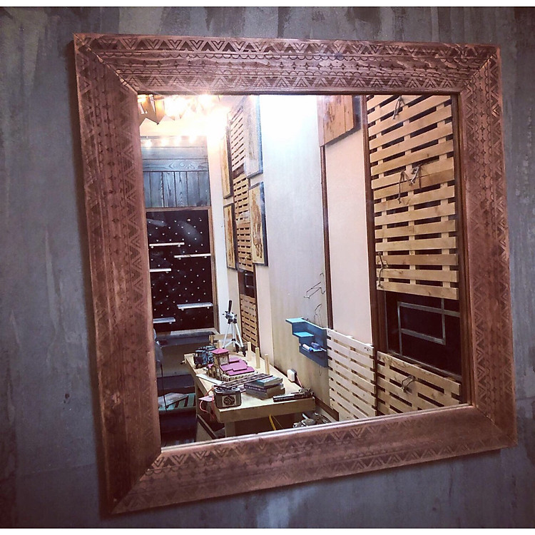 Gương vuông hoa văn