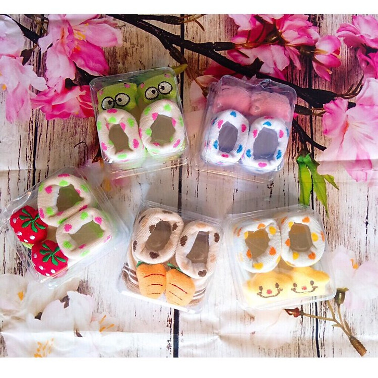 vớ đính thú cho bé dưới 5 tháng