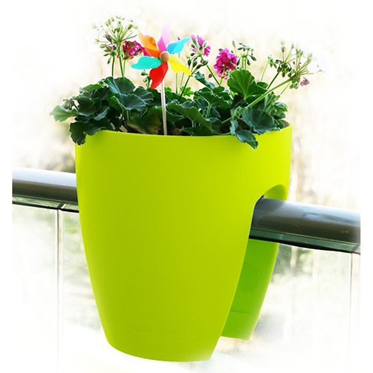 Chậu kẹp lan can cao cấp (màu ngẫu nhiên)