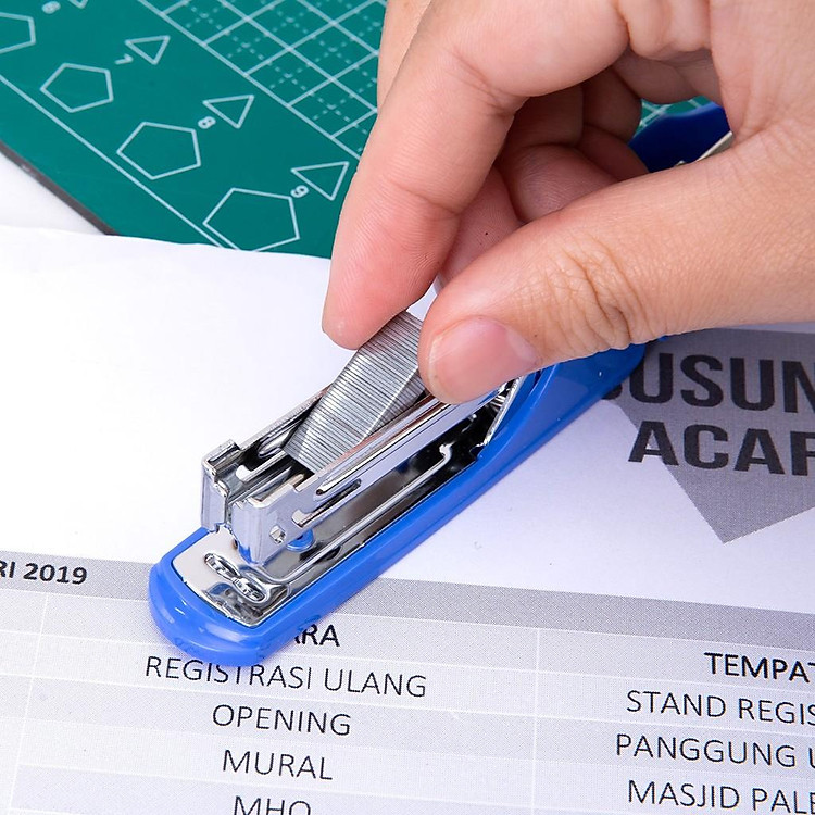 Dập Ghim Deli W02381 (1 chiếc + 1 hộp đạn) - Ảnh 7