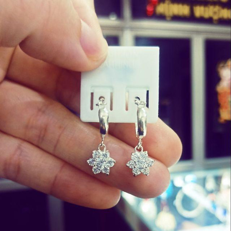 Hoa tai bạc trẻ em hình bông hoa