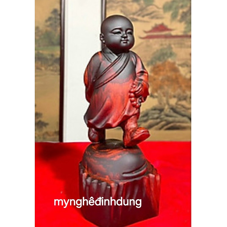 Tượng chú tiểu gỗ trắc đỏ đen (20x9x7cm)