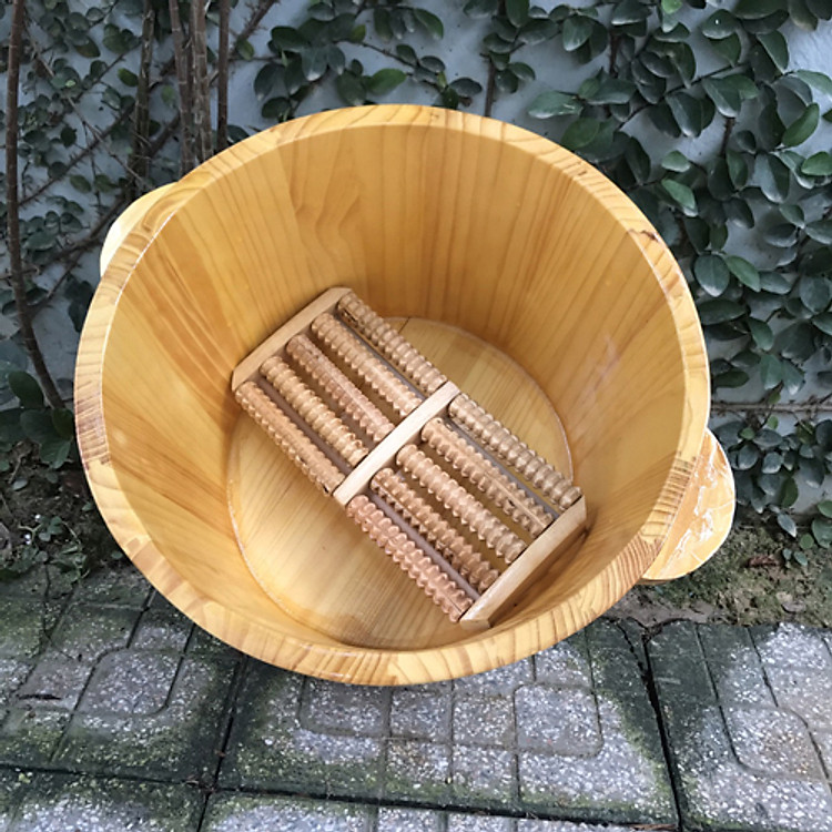 Chậu ngâm chân gỗ thông kèm bàn lăn massage