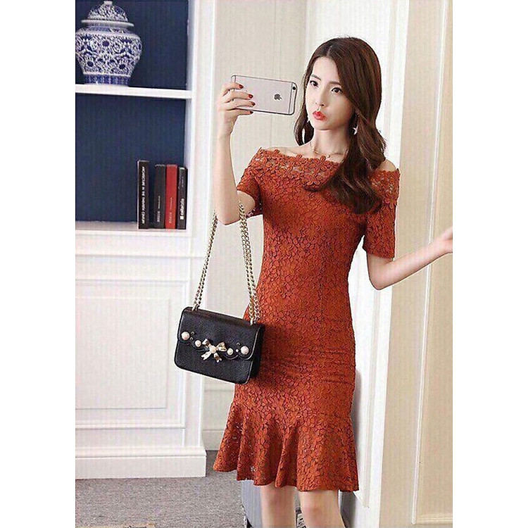 Đầm Ren Trễ Vai Đuôi Cá