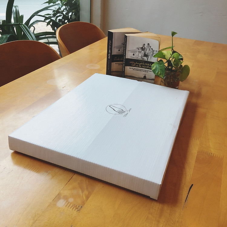Bộ 4 hộp giấy quà tặng, chất liệu giấy carton cứng, đựng bảo vệ vật dụng quan trọng, đựng được giấy tờ A4, giấy tờ văn phòng gọn gàng, sạch sẽ