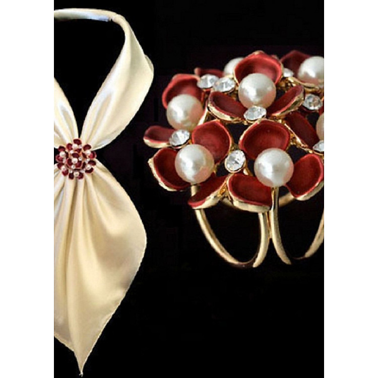 Cài khăn nâu đá