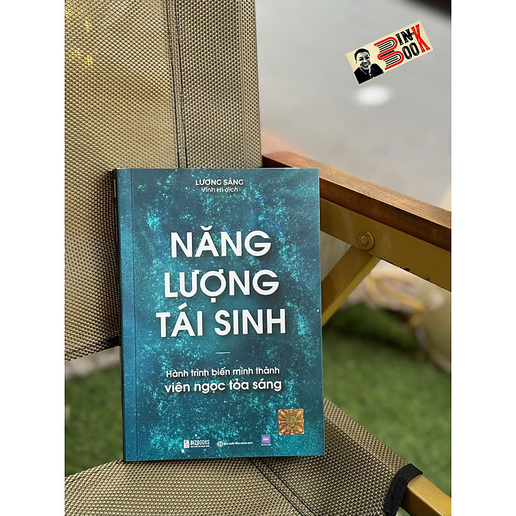 NĂNG LƯỢNG TÁI SINH: Hành Trình Biến Mình Thành Viên Ngọc Tỏa Sáng