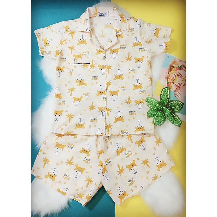 Bộ Ngắn Mặc Nhà Pijama Thái (Free Size) Vải Kate Họa Tiết Bò Sữa Pijama0108 - Kem