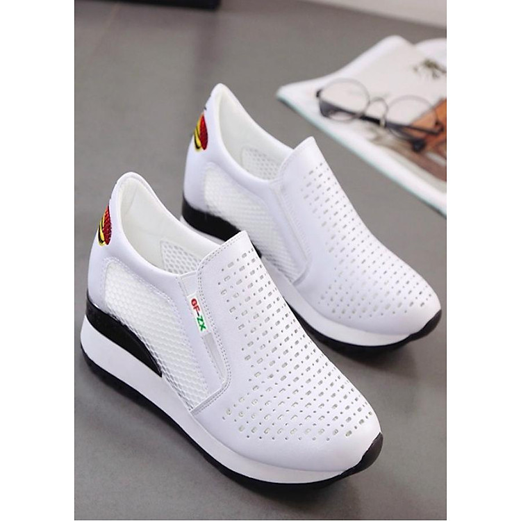 Giày slip on nữ độn 7p da cao cấp siêu mềm siêu nhẹ màu trắng phối đen