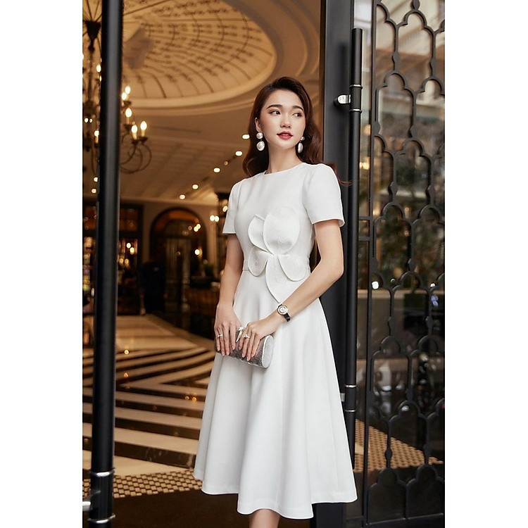 Đầm xoè dự tiệc | đi làm sang trọng đính hoa nổi form chữ A trắng tinh khôi