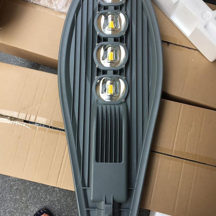 Đèn đường cao cấp 200w