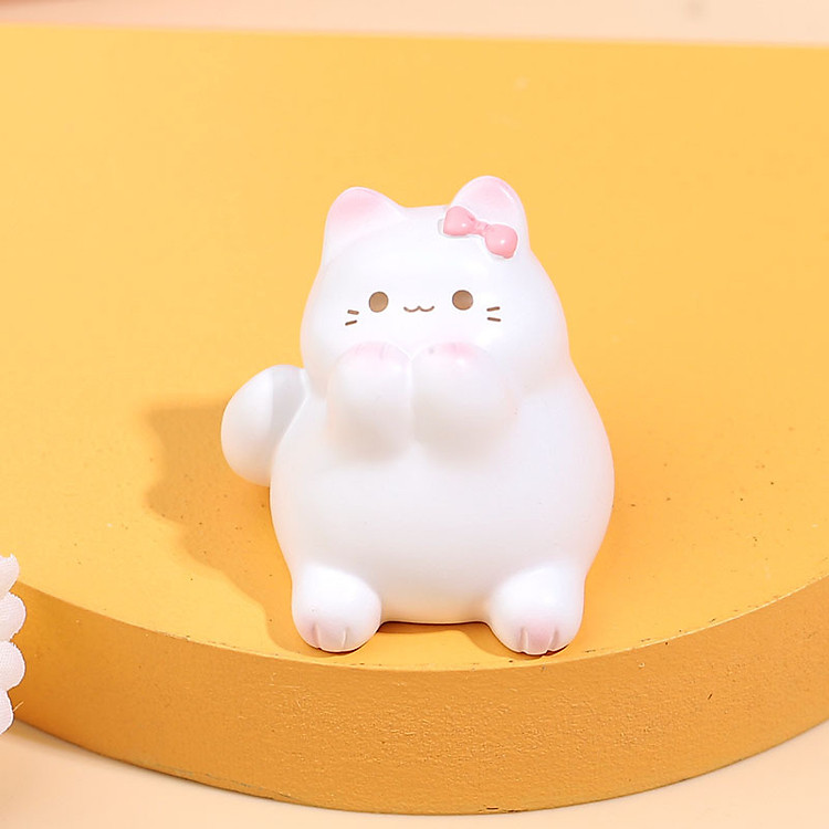 Mô hình Mèo Thả Tim Trang Trí Xe Hơi Quà Tặng