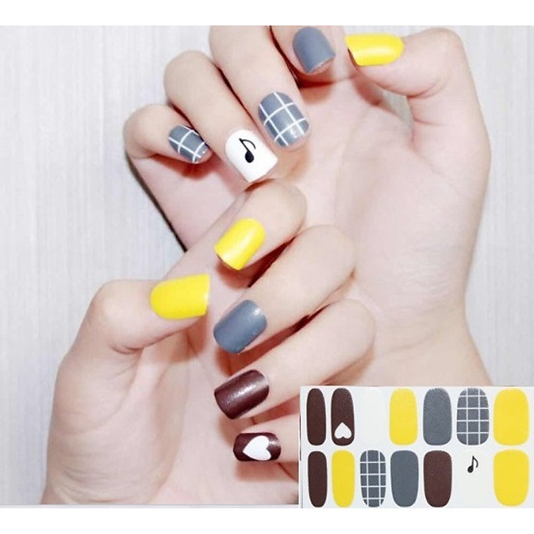 Miếng dán móng tay họa tiết (như hình)