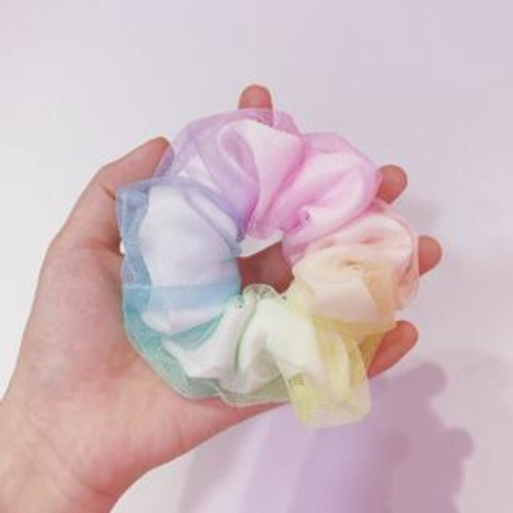 DÂY CỘT TÓC SCRUNCHIES MÀU CẦU VỒNG ĐẸP MẮT TẠO NẾT NHẸ NHÀNG NỮ TÍNH CHO CÁC CHỊ EM (Giao Hàng Màu Ngẫu Nhiên)