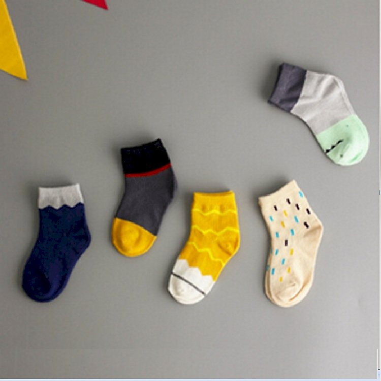 Combo 5 đôi tất thời trang Hàn Quốc cho bé 7 -15 tuổi - giao màu và mẫu ngâu nhiên