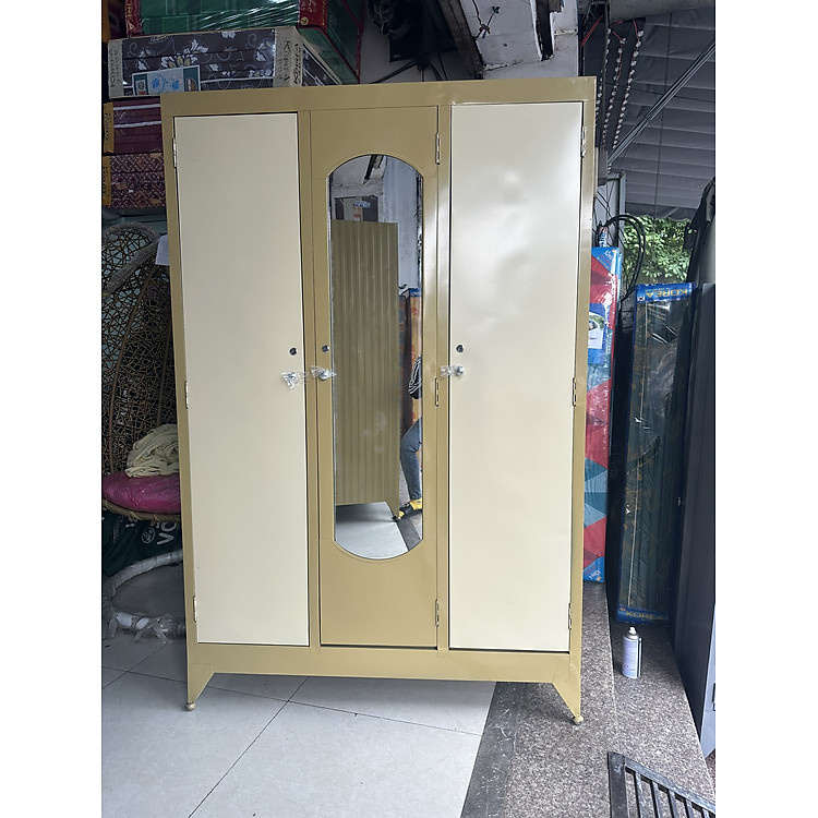 Tủ sắt đựng quần áo 3 cửa ngang 1m2 cao 1m8 màu vàng kem mẫu mới đơn giản tiện dụng