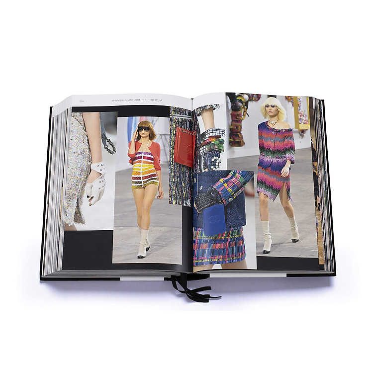 Artbook - Sách Tiếng Anh - Chanel Catwalk - Ảnh 4