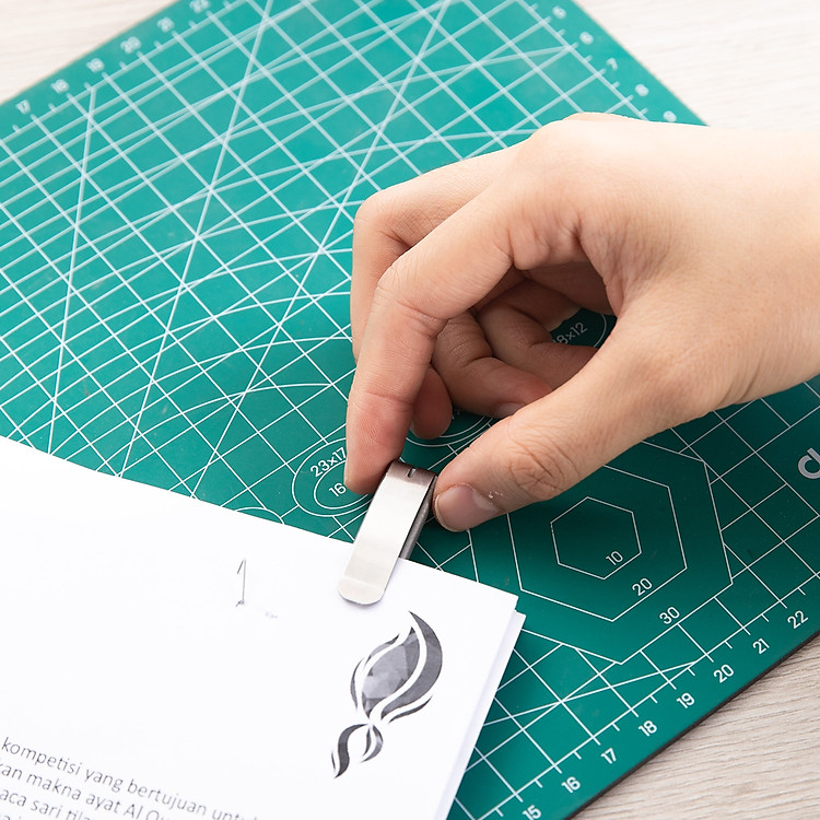 Dao Rọc Giấy Deli E2053 (1 cái) - Ảnh 5