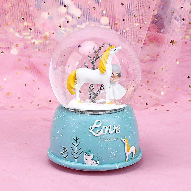 Quả Cầu Tuyết phát Nhạc có Đèn Ngựa Kỳ Lân (10x15cm)