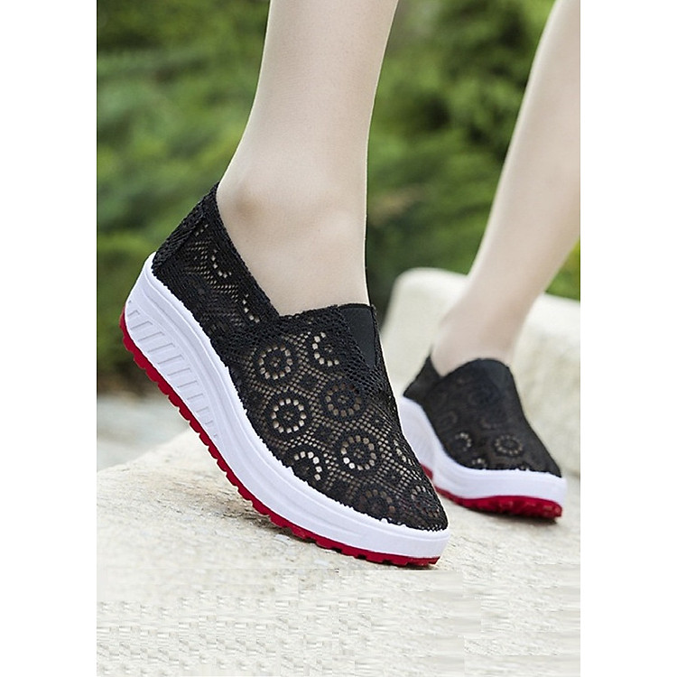 Giày slip on ren đế bánh mì S106