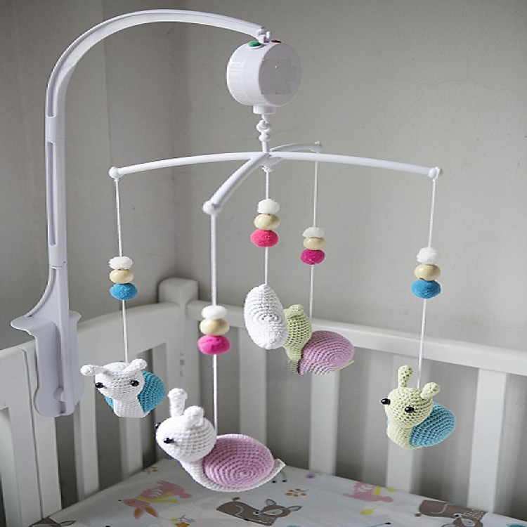 Treo nôi lên móc ốc sên cho bé