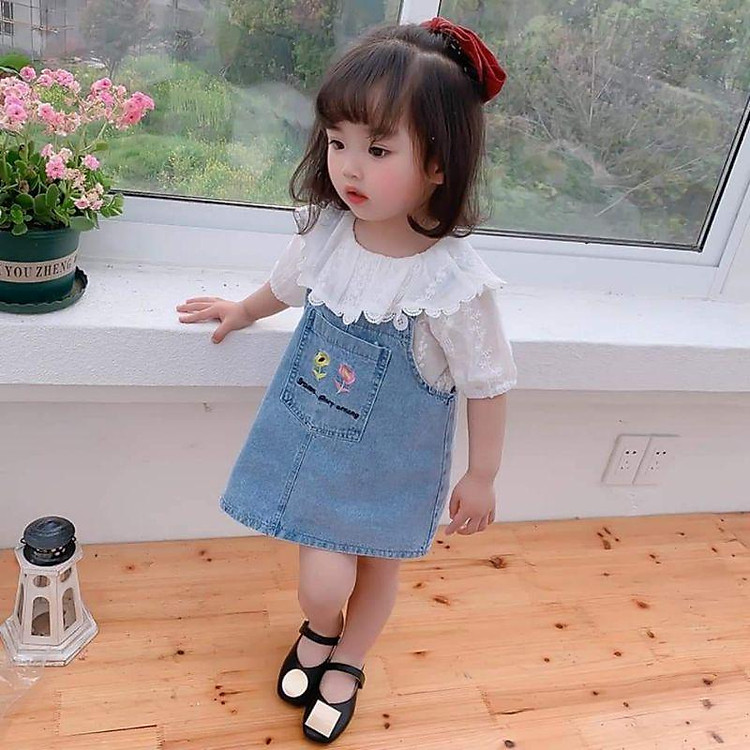 Set váy yếm kèm áo sơ mi