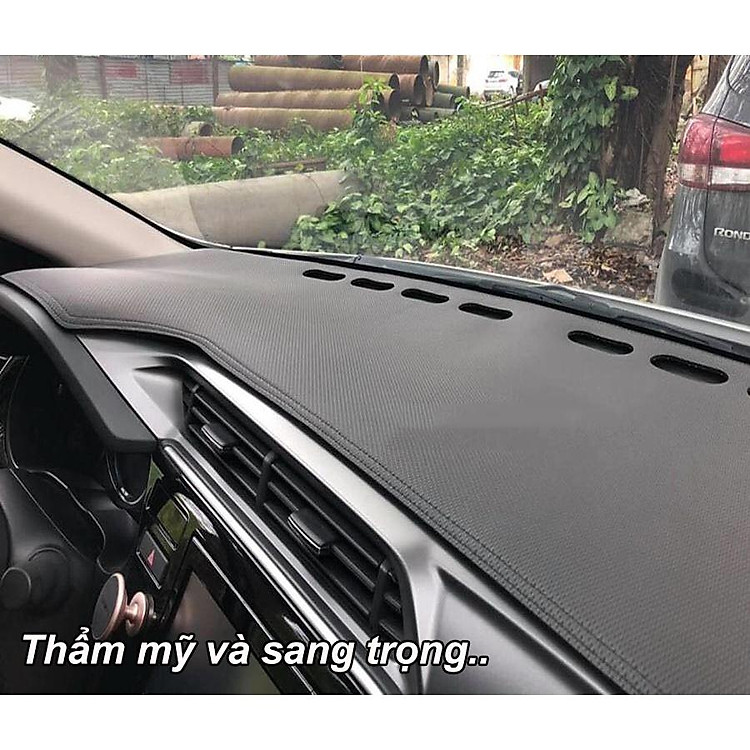 Thảm Taplo Da vân Cacbon xe TOYOTA RAIZE đời 2021-2022 cao cấp, chống nóng, chống trơn trượt