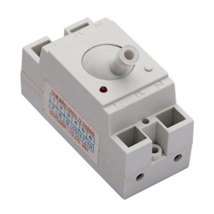 Công tắc tự động Bật-Tắt Cảm Ứng Theo Ánh Sáng DN2207TT