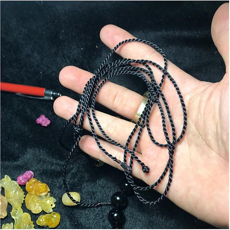 Dây đeo cổ màu đen