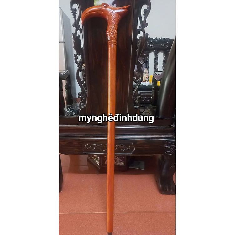 Gậy batong khắc đầu đại bàng gỗ hương (90x3cm)