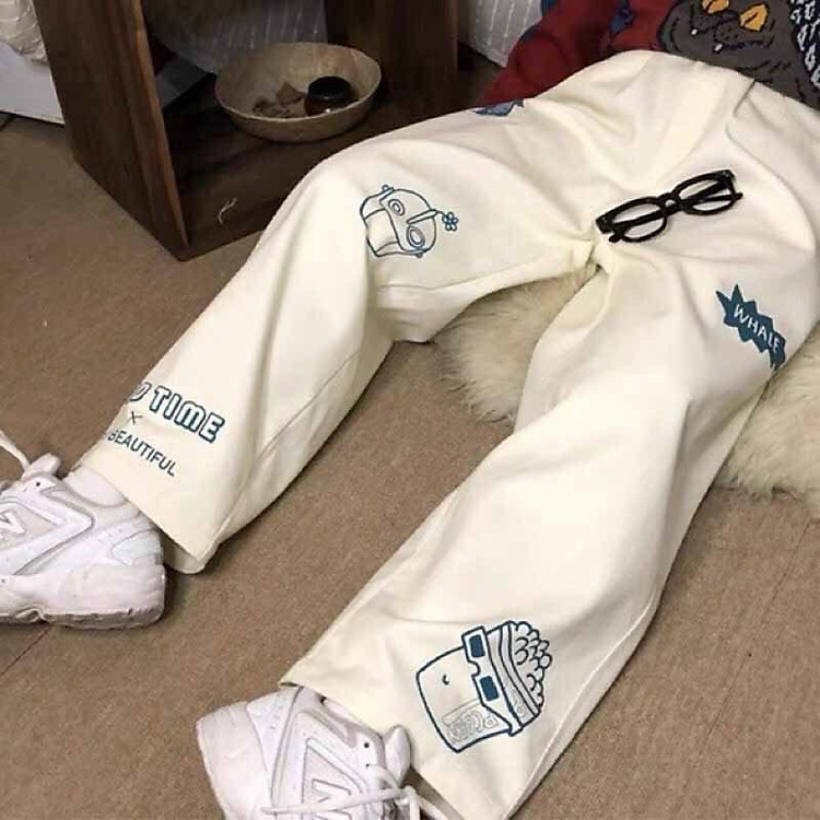 Quần thể thao nam nữ nỉ dày dặn hoạ tiết hoạt hình, giữ nhiệt ống xuông dễ phối đồ Trẻ Trung, Thoải Mái