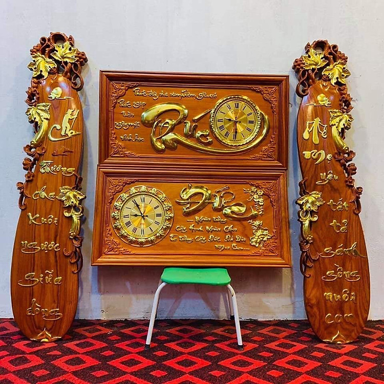 Cặp câu đối cha mẹ + tranh đồng hồ treo tường ,chữ tâm ,đức ,phúc ...bằng gỗ hương đỏ