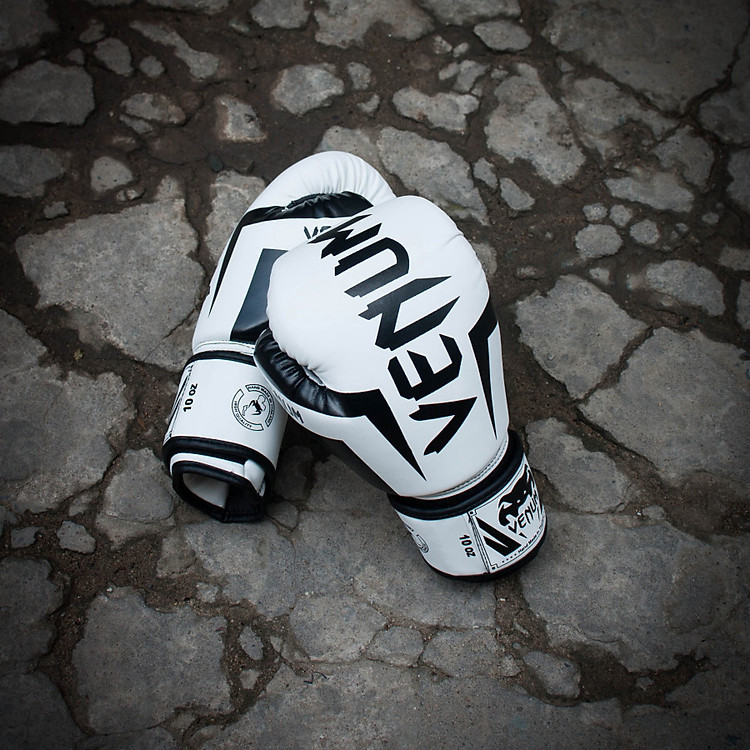 Găng tay Boxing Venum elite (size 12oz) - Trắng