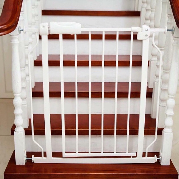 Thanh chắn cửa, chắn cầu thang có chốt khóa an toàn cho bé